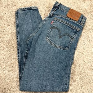 Levi's Wedgie Icon Fit Ankle Jeans